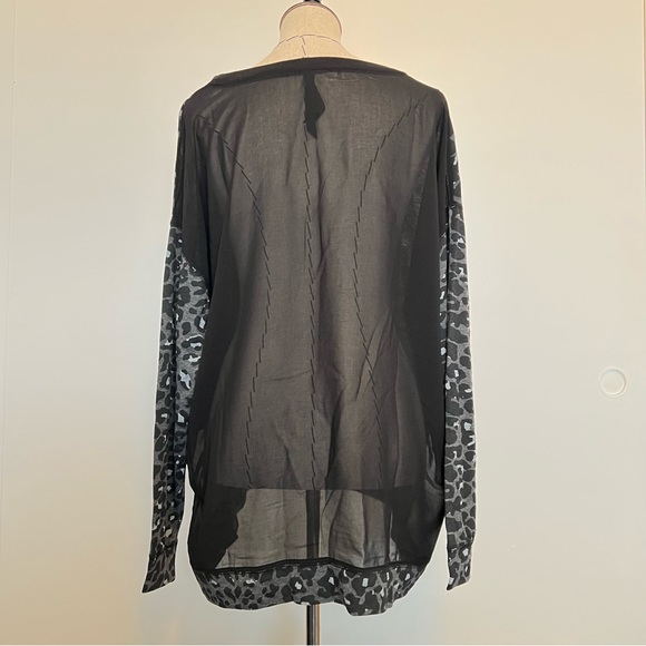 NWT seven7 grey leopard print with mesh back top - Picture 5 of 10